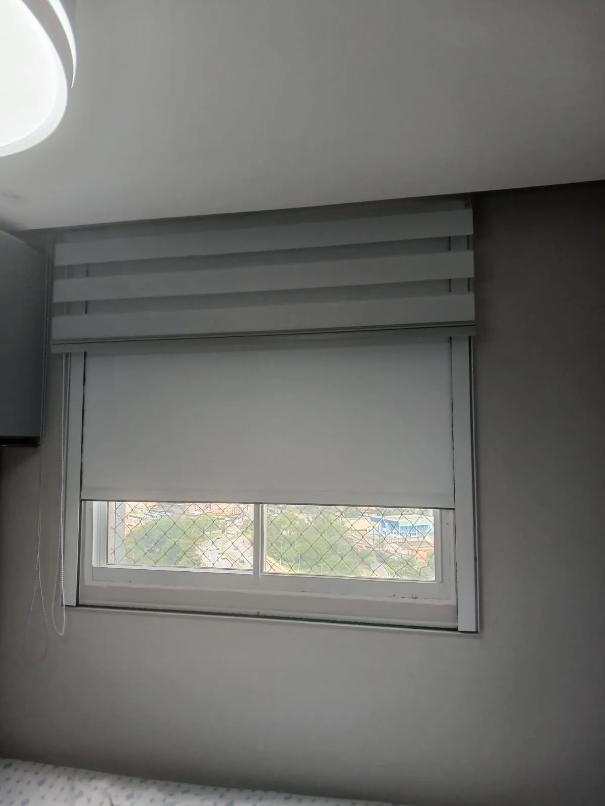 Persiana Rolô 100% Blackout na Caixa Box com Double Vision Classe A